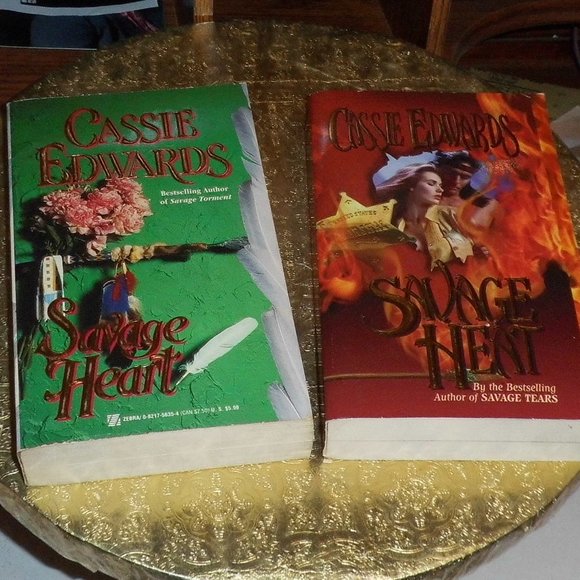Books - (set/2) -  "Savage Heat"  &  "Savage Heart" - Picture 1 of 1